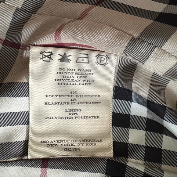 Burberry women’s Estelle Raincoat sz 10 - Picture 4 of 7